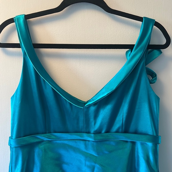 JS Collections Formal Dress - Picture 6 of 8